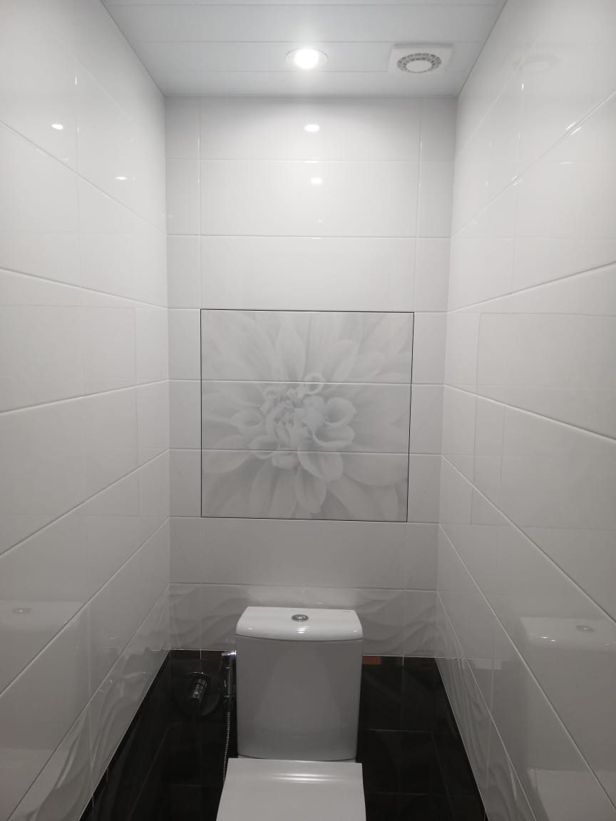 Ремонт ванной комнаты в панельном доме в сером цвете
